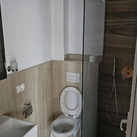 Marigona Bed & Breakfast Shëngjin